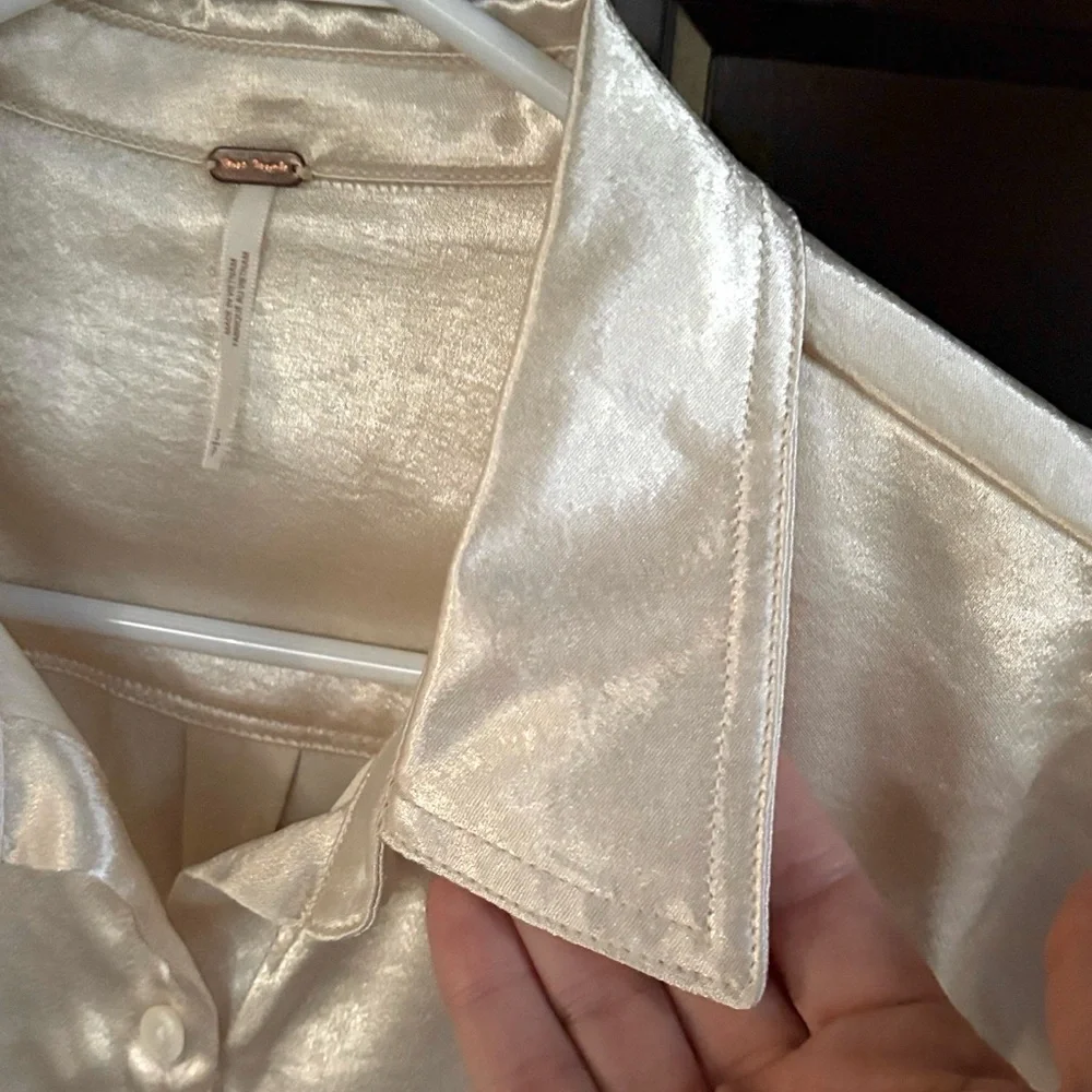 EUC Free People Shooting For The Moon Satiny Button Front Top Champagne Small